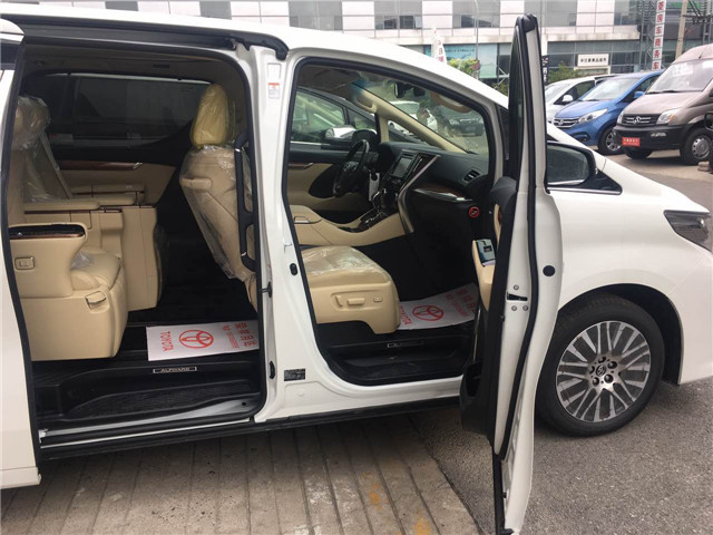 2018款丰田埃尔法3.5L商务车866天津加价多少
