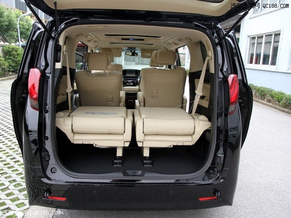 丰田埃尔法商务四驱顶配空间宽敞配置齐全舒适座驾