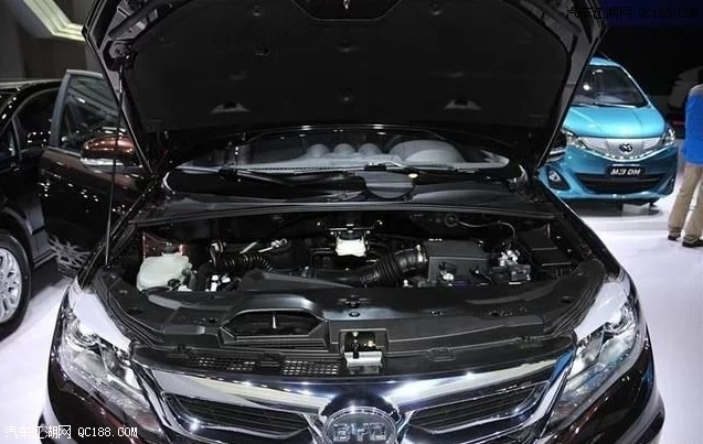 比亚迪S7最新报价及图片比亚迪S7百里油耗高不高可分期