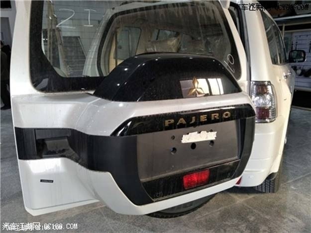 2018款三菱帕杰罗3.8L 现车优惠促销36万甩卖