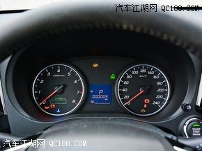 广汽三菱  2.0L 两驱嘉乐版 仪表盘
