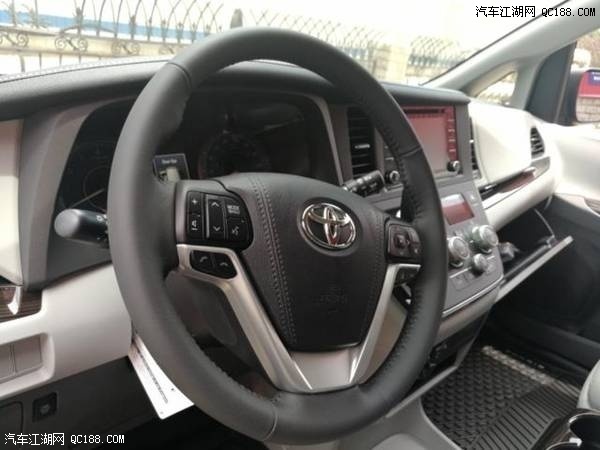2018款丰田塞纳3.5L自然吸气6AT现车试驾
