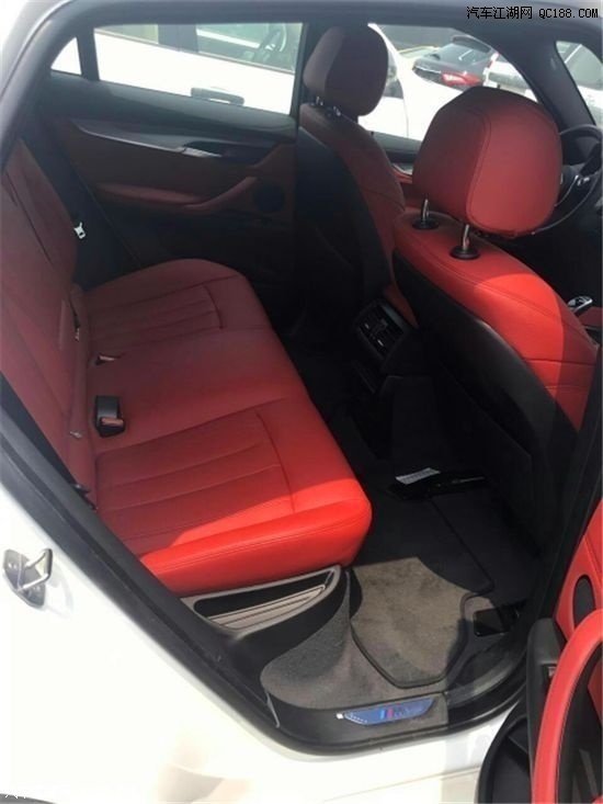2018款宝马X6中东版白红色现车到店实拍