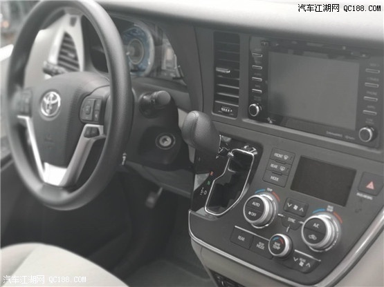 18款进口丰田塞纳3.5L四驱MPV加规版实拍