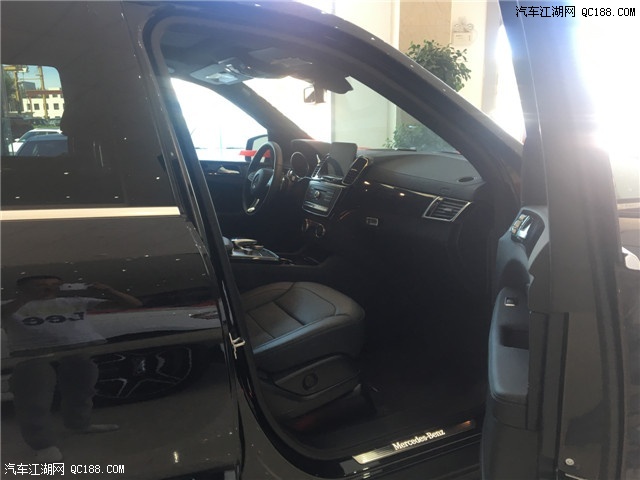 18新款奔驰GLS450 7座商务豪华SUV
