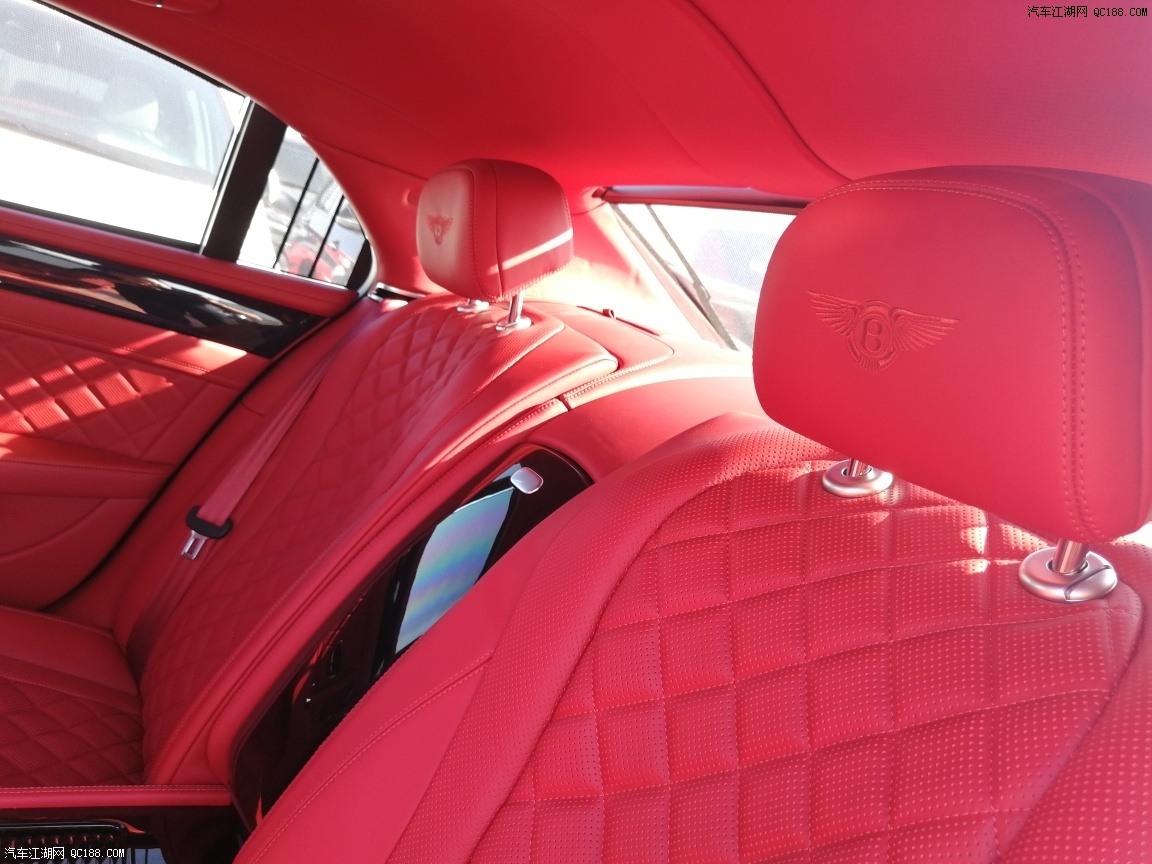 新款欧版 宾利飞驰V8S 四座飞驰红色内饰最帅气