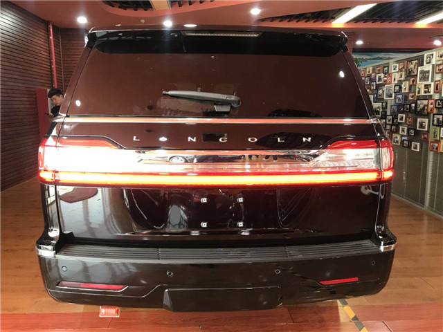 2018款林肯领航员3.5T 顶级豪华商务SUV