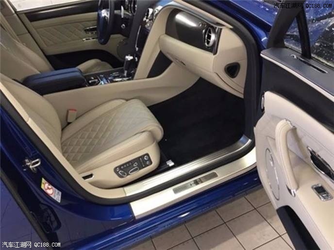 原装进口2019款欧规宾利飞驰V8S实拍