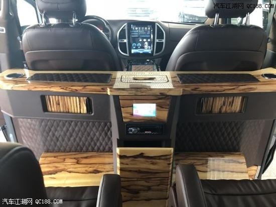 2019款奔驰Metris 2.0T汽油豪华MPV价格