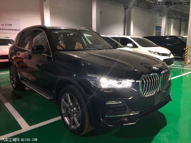 19款宝马X5天津港现车配置降税后价格低至60多万