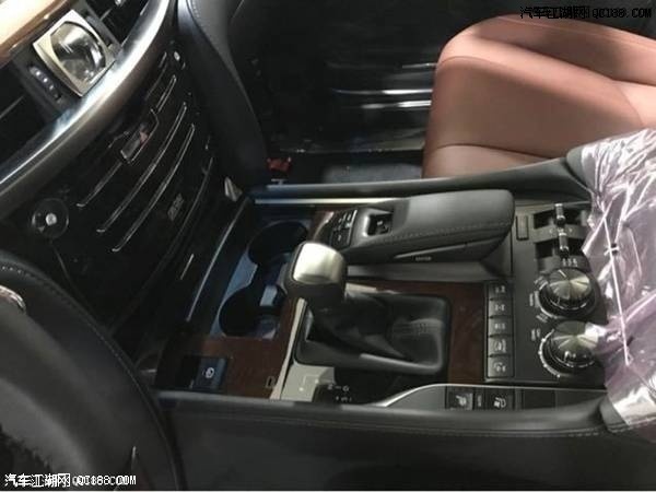 19款雷克萨斯LX570 5.7L V8引擎现车评测