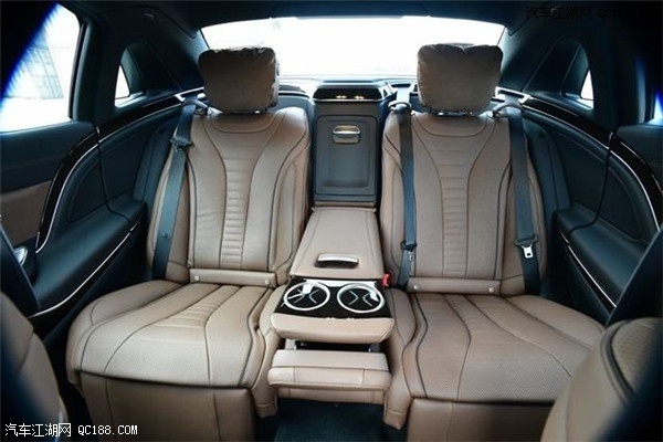 19款奔驰迈巴赫S560最新报价 四驱性能座驾