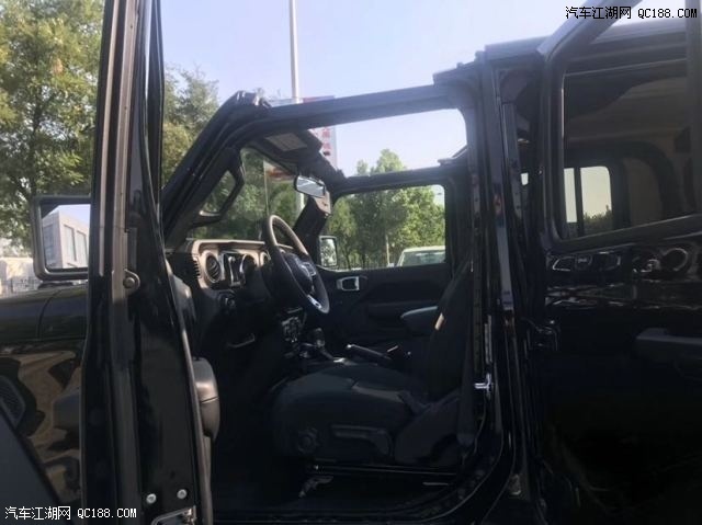 2019款jeep牧马人角斗士3.6自动Sport S皮卡到港预售