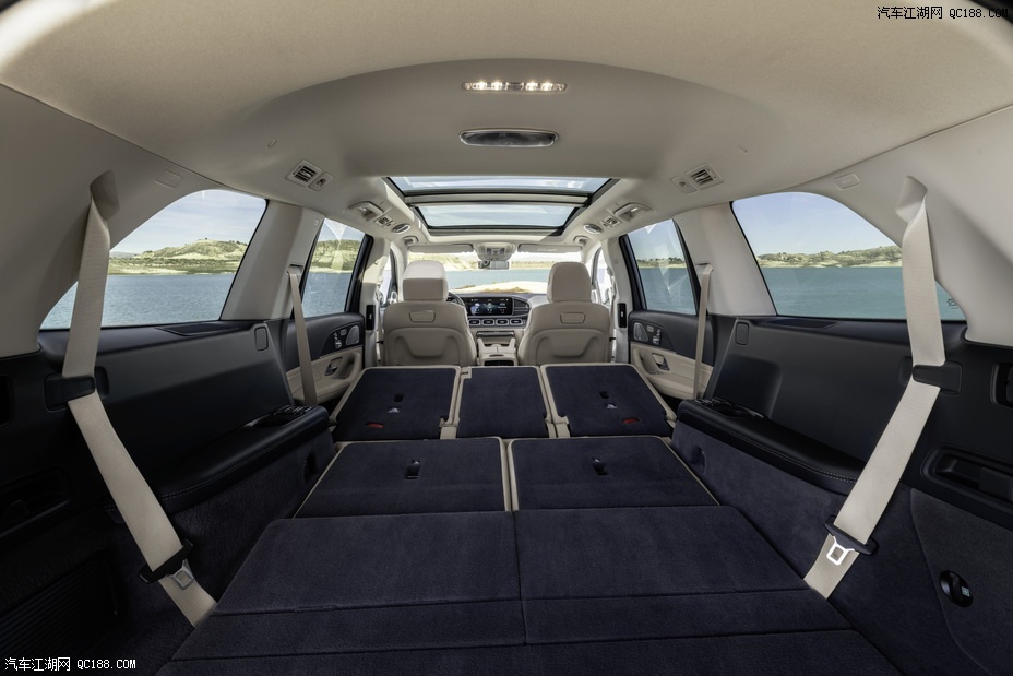  平行进口2020款奔驰GLS450空间舒适和奢华
