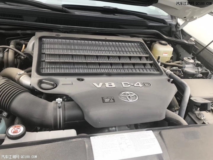 中东版20款丰田酷路泽柴油4500最新配置价格