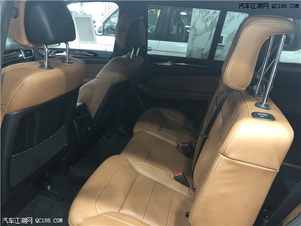 2019款奔驰GLS450平行进口店内现车优惠处理