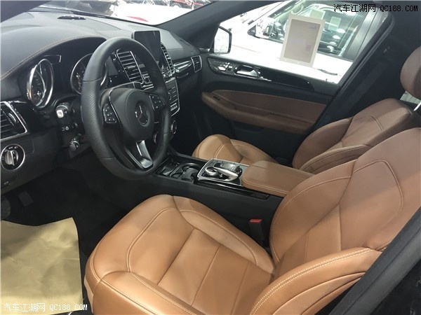 2019款奔驰GLS450平行进口店内现车优惠处理
