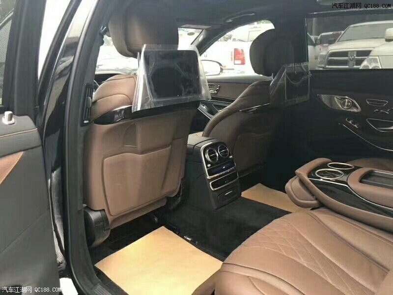 2019款美规版奔驰迈巴赫S560到店实拍