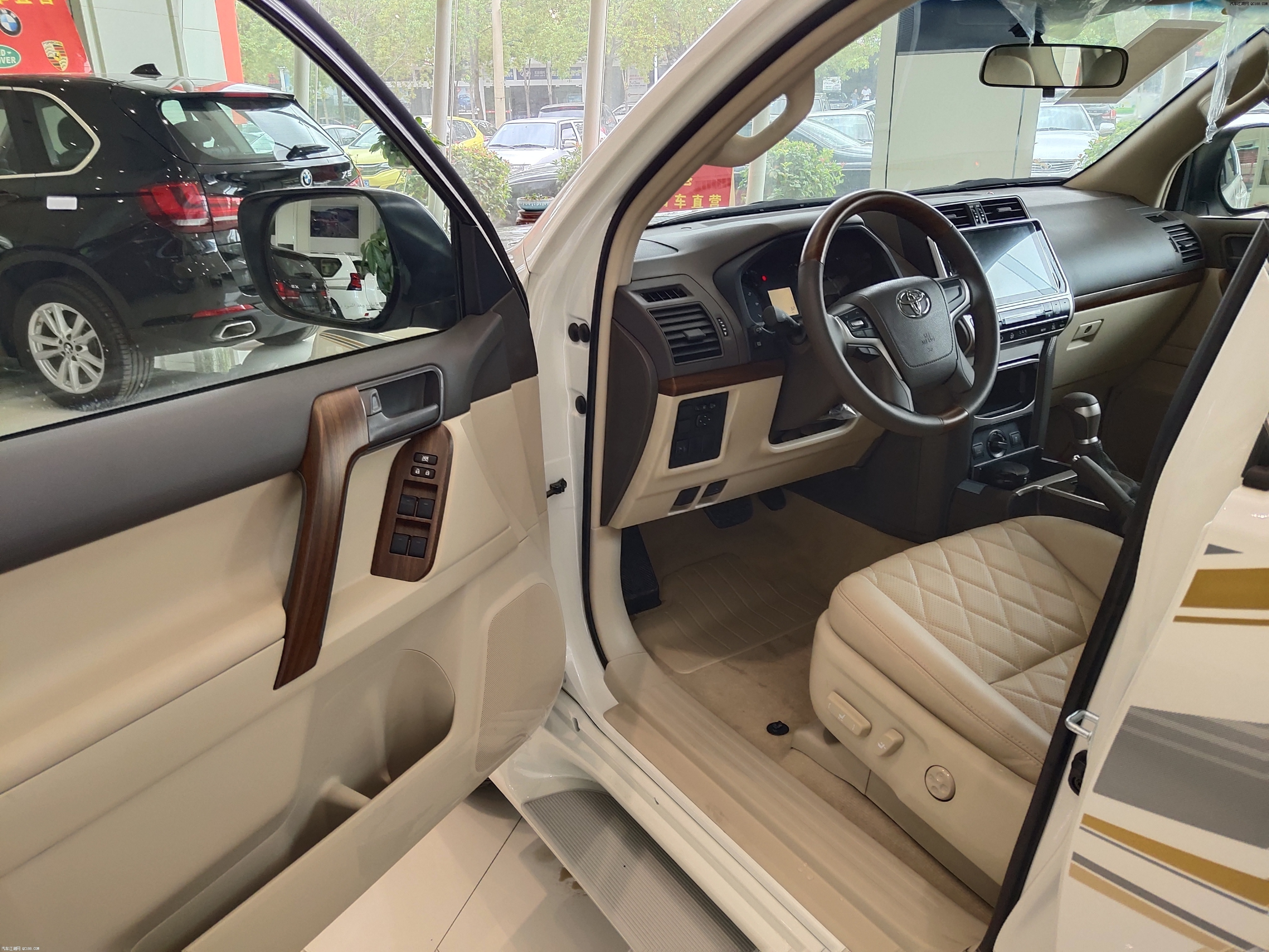 丰田霸道2700超保值SUV云南特惠价丽江在售可按揭分期