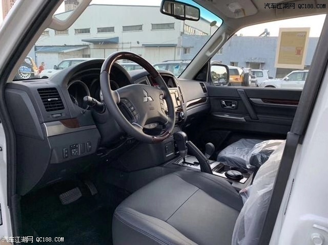 2019款三菱帕杰罗V97 3.8L越野SUV评测