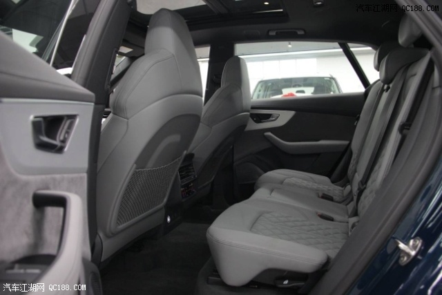 2020款奥迪Q8 最新的旗舰SUV个性运动版