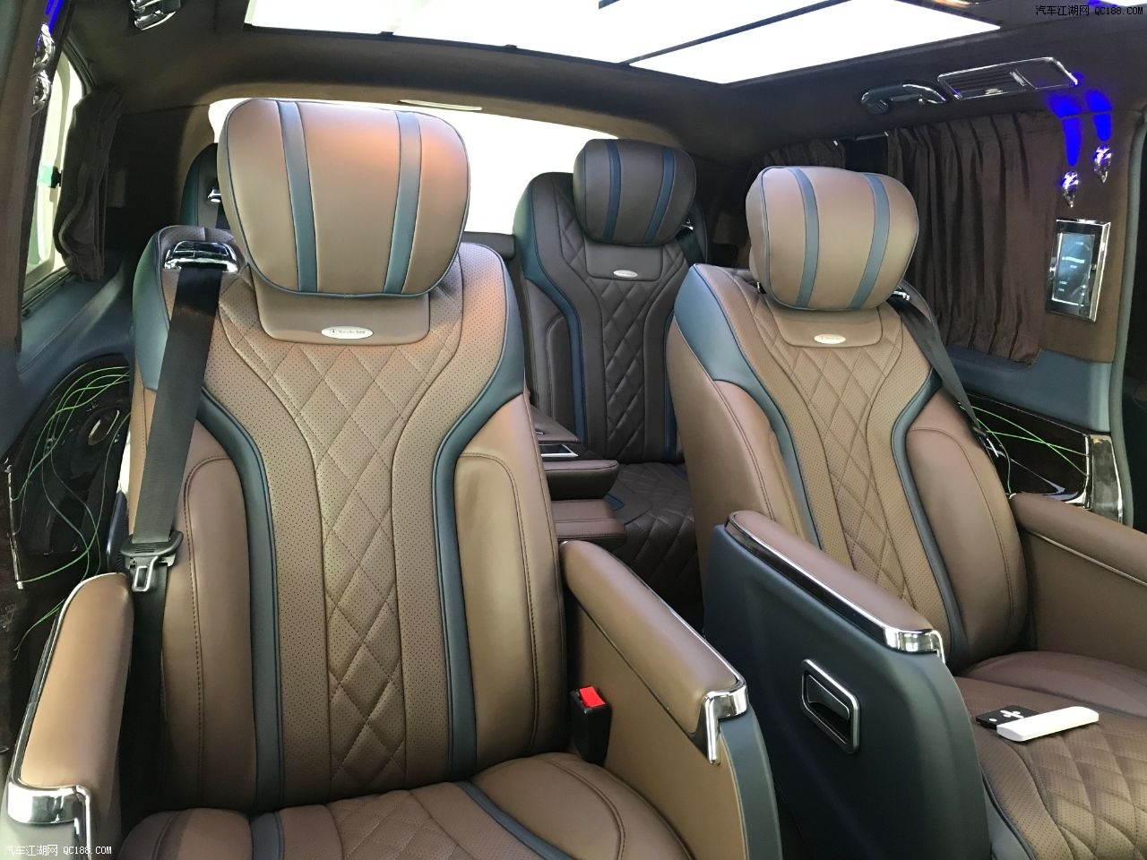 奔驰V260L最新款改装商务七座昆明现车仅售50多万