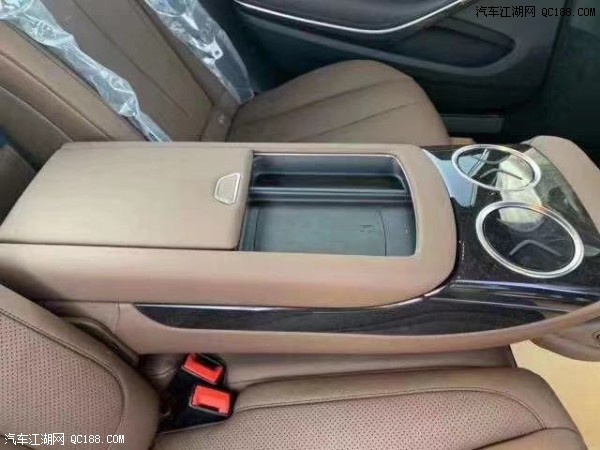 2019款奔驰S450加长版四驱报价凌厉风格