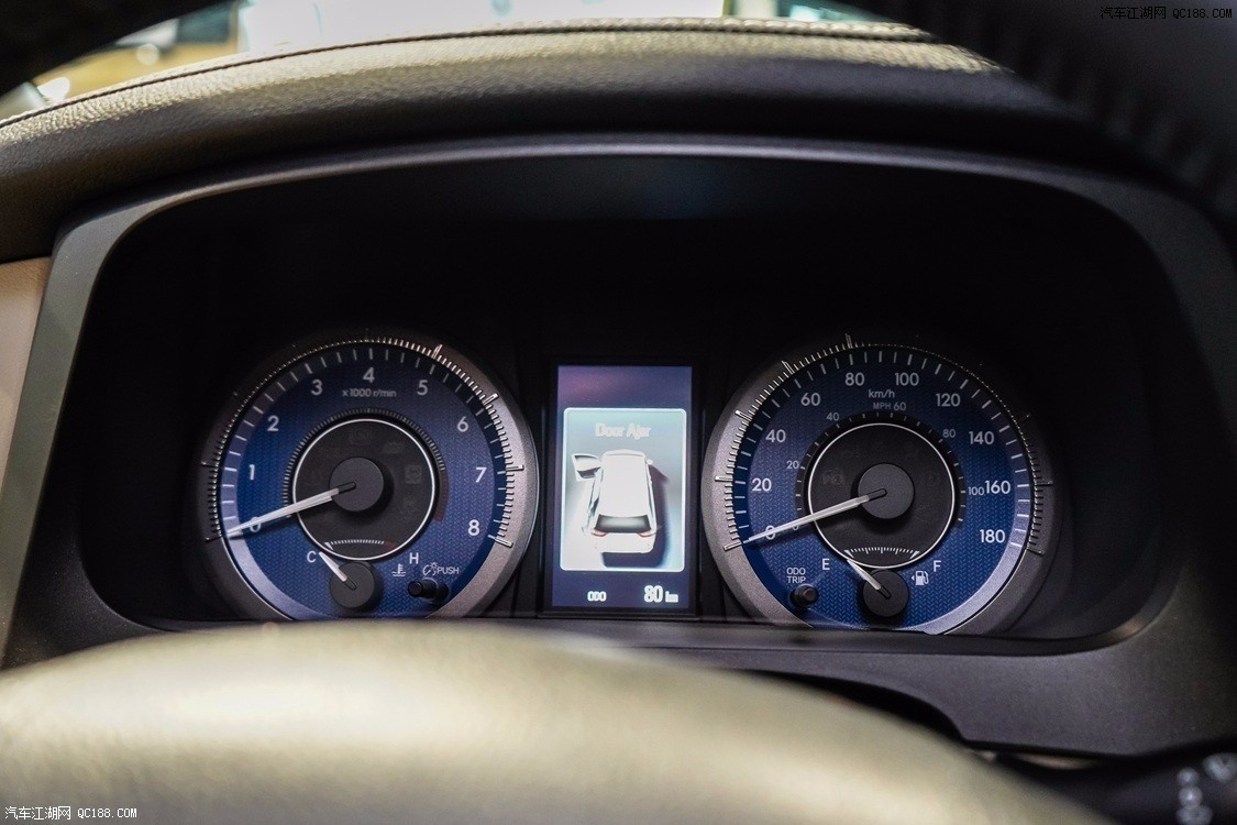 20款丰田塞纳3.5升V6加规版四驱MPV评测