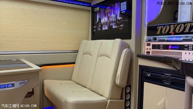 丰田考斯特商务中巴车改装各种座椅云南中巴租赁