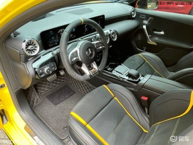 最新款奔驰A级AMG A45s现车炽夏黄图片及价格