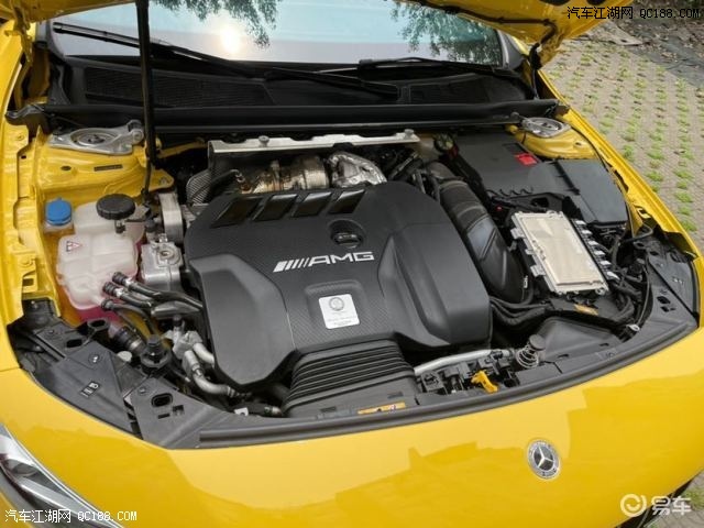 最新款奔驰A级AMG A45s现车炽夏黄图片及价格