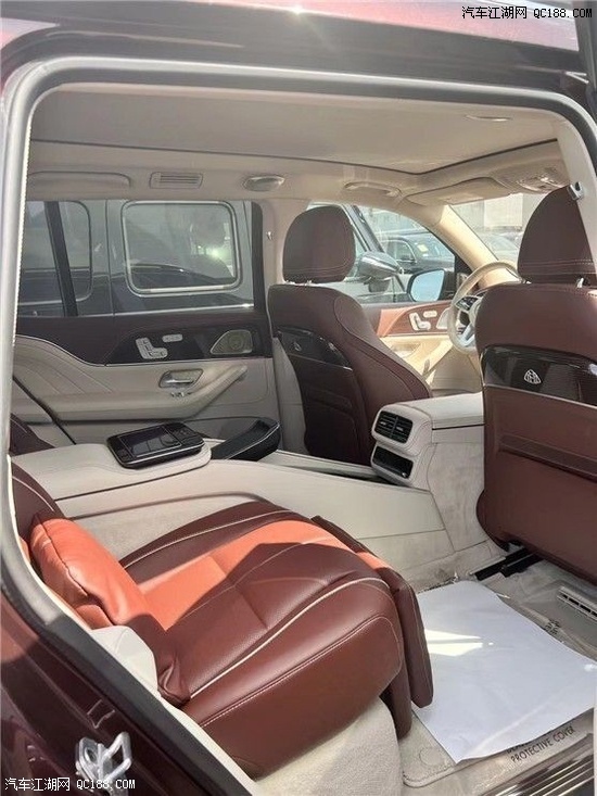 奔驰迈巴赫GLS600舒适座舱氛围奢华专属格调